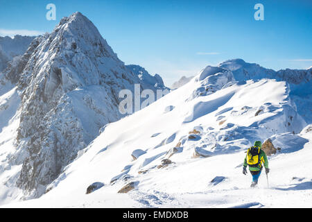 Randonnée au pic de l'alpiniste Banque D'Images