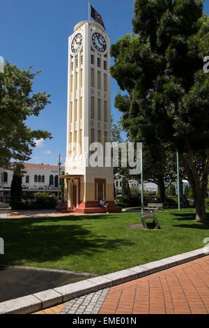 Tour de l'horloge de style Art déco à Hastings, Nouvelle-Zélande. Banque D'Images