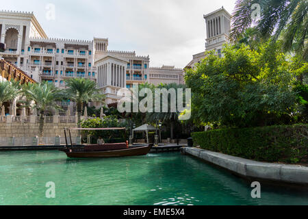 Tour de bateau abara Madinat Jumeirah à Dubai, UAE Banque D'Images