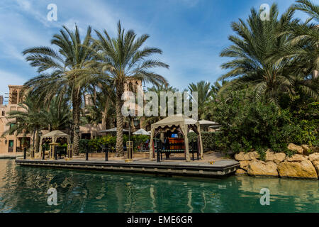 Tour de bateau abara Madinat Jumeirah à Dubai, UAE Banque D'Images