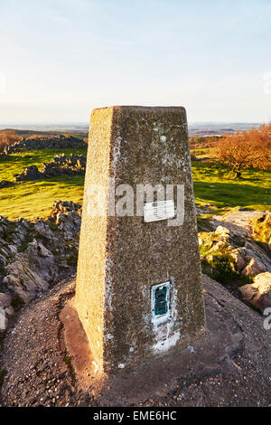 Marqueur sur sommet haut de Beacon Hill, Leicestershire Banque D'Images