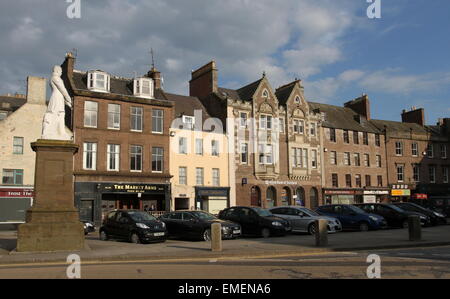 Scène de rue Montrose angus ecosse avril 2015 Banque D'Images