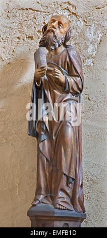 Château de SPISSKY, Slovaquie - 19 juillet 2014 : la satue sculpté gothique de l'apôtre Matthieu à partir de la chapelle du château. Banque D'Images