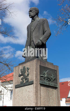 Statue en bronze de Tomas Garrigue Masaryk, le premier président de la Tchécoslovaquie Dobrovice, République Tchèque Banque D'Images