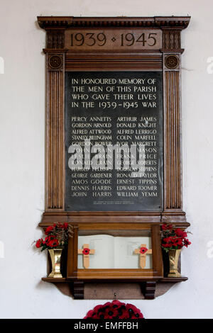 Monument commémoratif de guerre à l'église Holy Trinity, Drybrook, forêt de Dean, Gloucestershire, England, UK Banque D'Images