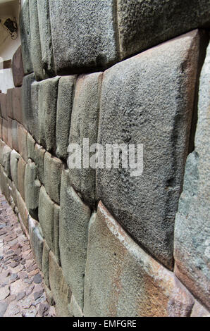 Mur inca à Cusco de l'archevêque, Palais. le Pérou. Banque D'Images