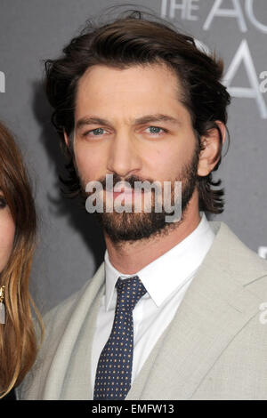 Michiel Huisman assister à 'l'âge d'Adaline' premiere dans l'AMC Loews Lincoln Square 13 theatre le 19 avril 2015 à New York City/photo alliance Banque D'Images