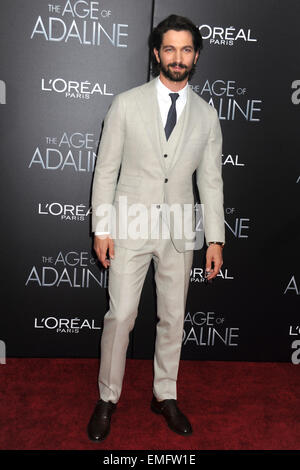 Michiel Huisman assister à 'l'âge d'Adaline' premiere dans l'AMC Loews Lincoln Square 13 theatre le 19 avril 2015 à New York City/photo alliance Banque D'Images