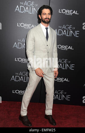 Michiel Huisman assister à 'l'âge d'Adaline' premiere dans l'AMC Loews Lincoln Square 13 theatre le 19 avril 2015 à New York City/photo alliance Banque D'Images