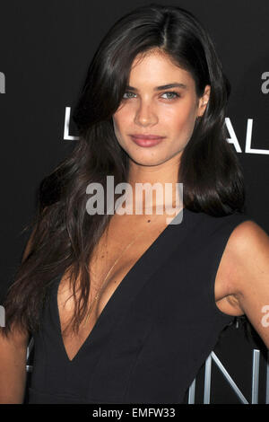 Sara Sampaio assister à 'l'âge d'Adaline' premiere dans l'AMC Loews Lincoln Square 13 theatre le 19 avril 2015 à New York City/photo alliance Banque D'Images