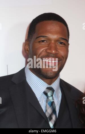 New York, New York, USA. Apr 16, 2015. MICHAEL STRAHAN ASSISTE AU FESTIVAL DU FILM DE TRIBECA ESPN SPORTS GALA POUR LA PREMIÈRE DE JOUER VERS L'AVANT AU COURS DE LA 2015 TRIBECA FILM FRSTIVAL au CCMB TRIBECA PAC LE 16/04/2015 À NYV. © Mitchell Levy/Globe Photos/ZUMA/Alamy Fil Live News Banque D'Images