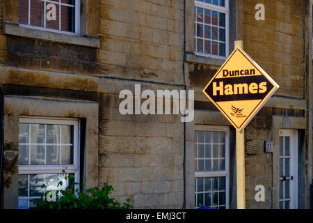 Chippenham, UK. 21 avril, 2015. Une plaque pour la campagne démocrate libérale 2015 candidat parlementaire Duncan Hames est photographié à Chippenham. M. Hames a remporté le siège dans le 2010 avec une majorité 0f 2470 (4,7  %), le siège est considéré comme marginal et est un grand objectif pour les conservateurs. Credit : lynchpics/Alamy Live News Banque D'Images