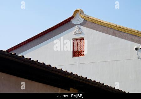 Maison de style traditionnel avec des murs blancs à Taiwan Banque D'Images