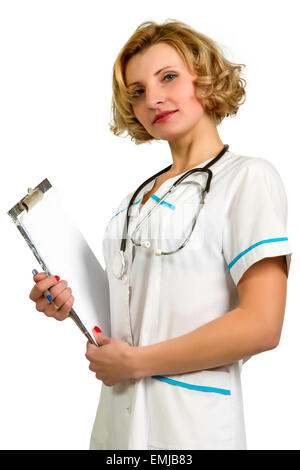 Femme médecin avec un presse-papiers sur un fond blanc Banque D'Images