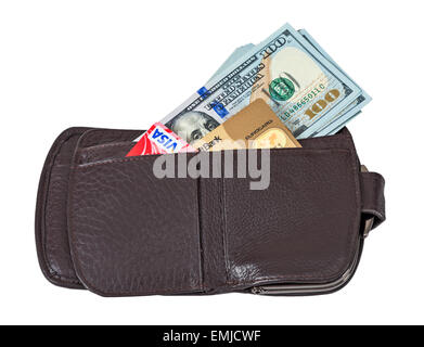 Wallet ouvert avec un dollar bill sticking out et une carte de crédit, isolated on white Banque D'Images