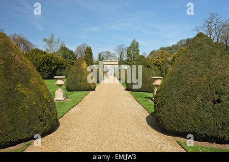 Jardins italiens à Castle Ashby House dans le Northamptonshire United Kingdom Banque D'Images