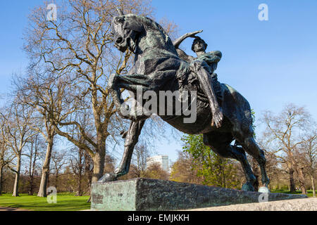 L'énergie physique statue situé dans Kensington Gardens, Londres. Banque D'Images