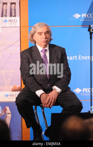 Philadelphie, Pennsylvanie, USA. Apr 21, 2015. Le Secrétaire de l'énergie, Ernest Moniz au forum de l'énergie tenue au siège de la PECO Philadelphie PA Credit : Ricky Fitchett/ZUMA/Alamy Fil Live News Banque D'Images