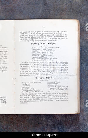 Recettes de cuisine simple Recettes livre de Mme Charles Clarke pour l'École nationale de formation Banque D'Images