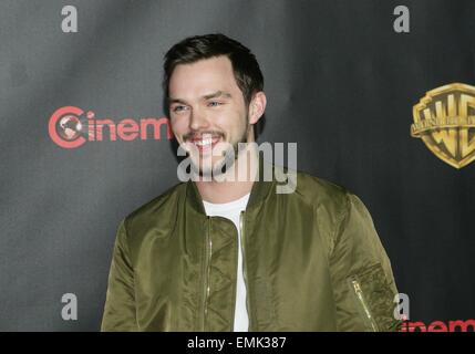 Nicholas Hoult présents pour Warner Bros Pictures 'The Big Picture' Événement au CinemaCon 2015, le Colosseum du Caesars Palace, Las Vegas, NV 21 avril 2015. Photo par : James Atoa/Everett Collection Banque D'Images