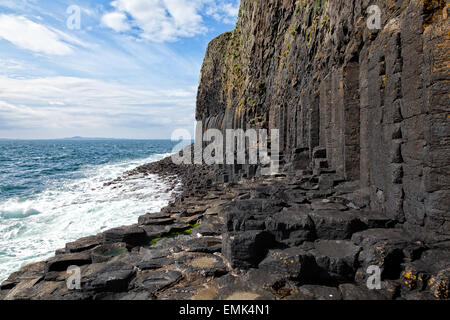 Côte volcanique de l'île de Staffa, Hébrides intérieures, Ecosse Banque D'Images