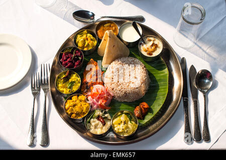 Thali indien du sud, restaurant gastronomique Malabar Junction, le Boutique Hotel Malabar House, Fort Kochi, Kerala, Inde Banque D'Images