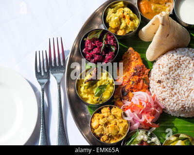 Thali indien du sud, restaurant gastronomique Malabar Junction, le Boutique Hotel Malabar House, Fort Kochi, Kerala, Inde Banque D'Images