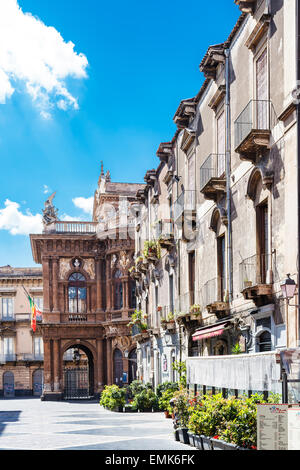 Catane, Italie - 5 avril 2015 : Teatro Massimo Bellini de Catane, Sicile, Italie la ville. Teatro Massimo Bellini est une maison d'opéra, Banque D'Images