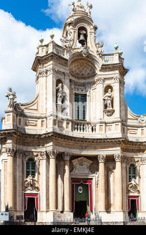 Basilique della Collegiata (Santa Maria dell'Elemosina ') sur la via Entnea, Catane, Sicile, Italie Banque D'Images