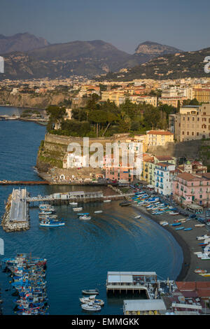 Soir sur Sorento, Campanie, Italie Banque D'Images