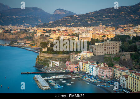 Soir sur Sorento, Campanie, Italie Banque D'Images