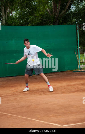 , Région d'Orenbourg, Russie, 18 juin, 2014 année. Compétitions de tennis junior Banque D'Images