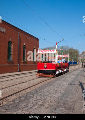 Promenade Vintage Tramway à l'Crich Tramway Museum,Crich, Matlock, Derbyshire, Royaume-Uni. Banque D'Images