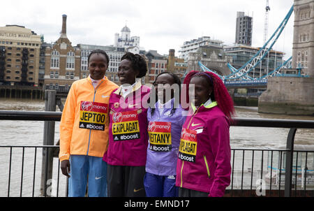 Priscah Jeptoo, Edna Kiplagat, Mary Keitany et Florence Kiplagat assister au 35e Marathon de Londres Virgin Money Femmes élite photocall Banque D'Images