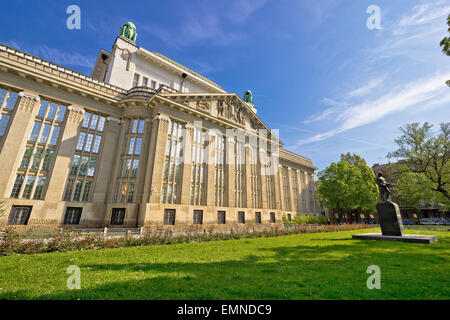 Bâtiment des archives de l'état national croate à Zagreb, Croatie Banque D'Images