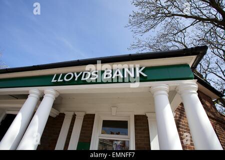 Avant de la Lloyds Bank à Catterick Garrison, célèbre ses 100 ans en affaires cette année Banque D'Images