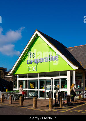 Co-operative supermarché alimentaire en extérieur UK Devon Seaton Banque D'Images