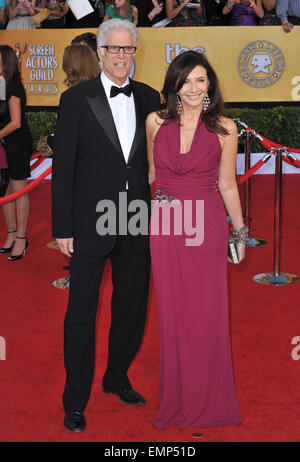 LOS ANGELES, CA - le 29 janvier 2012 : Mary Steenburgen Ted Dansen & à la 17e édition des Screen Actors Guild Awards au Shrine Auditorium, Los Angeles. Janvier 29, 2012 Los Angeles, CA Banque D'Images