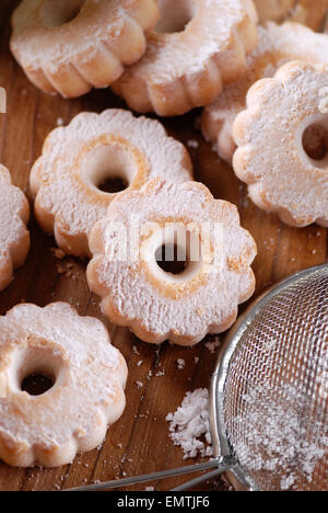 Canestrelli, Italienne de cookies sur la table en bois Banque D'Images