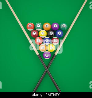 Boules de billard dans un triangle avec cues sur vert table de billard. Banque D'Images