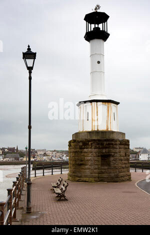 UK, Cumbria, Angleterre, Bristol Harbour en fonte le plus ancien phare Banque D'Images