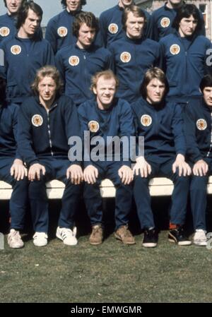 Photo de l'équipe de football écossais en 1974. Mai 1974. l-r à l'avant : Denis Law, Archie Gemmel et Kenny Dalglish. Banque D'Images