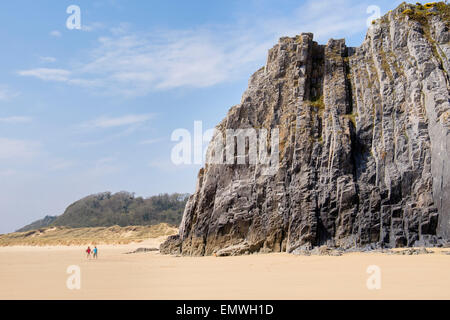 Plage de sable de la baie de Tor (traeth) et rocheux de calcaire à marée basse dans la baie d'Oxwich sur la péninsule de Gower Swansea Glamorgan South Wales Royaume-uni Grande-Bretagne Banque D'Images