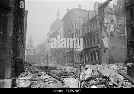 Dommages à la bombe près de la Cathédrale St Paul le 13 mai 1941. Banque D'Images