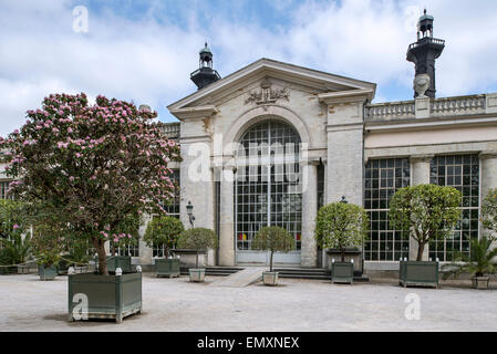 Entrée de l'Orangerie à Serres Royales de Laeken dans le parc du Palais Royal de Laeken, Bruxelles, Belgique Banque D'Images