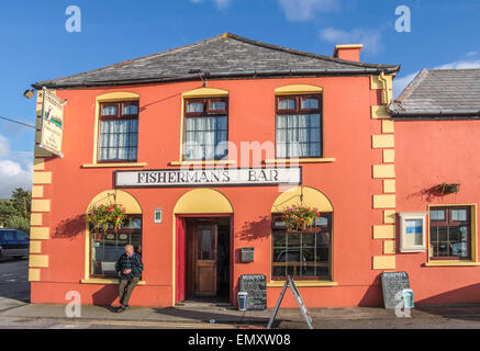 Pub colorée en Portmagee, comté de Kerry, Irlande Banque D'Images