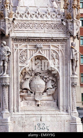 Christopher Columbus Statue et Monument, Plaza de Colón, Madrid, Espagne. Statue et pilier créé en 1885 Banque D'Images