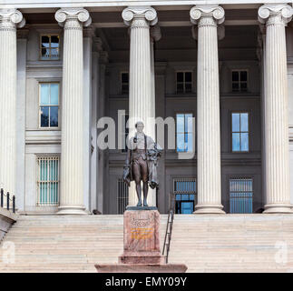 Département du Trésor des États-Unis Statue Alexander Hamilton Washington DC James Fraser Statue 1923. L'un des pères fondateurs Banque D'Images