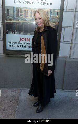 New York, NY, USA. Apr 23, 2015. Jan Maxwell aux arrivées de nuit d'OUVERTURE DE LA ROUTE AÉRIENNE sur Broadway - Partie 2, Samuel J. Friedman Theatre, New York, NY Le 23 avril 2015. Crédit : Lev Radin/Everett Collection/Alamy Live News Banque D'Images