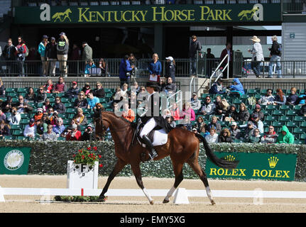 Lexington, Kentucky, USA. Apr 23, 2015. 23 avril 2015 : # 12 Haute Foxwood et Selena O'Hanlon terminer en 12e place sur le premier jour de dressage à la Rolex événement de trois jours au Kentucky Horse Park de Lexington, KY. Candice Chavez/ESW/CSM/Alamy Live News Banque D'Images